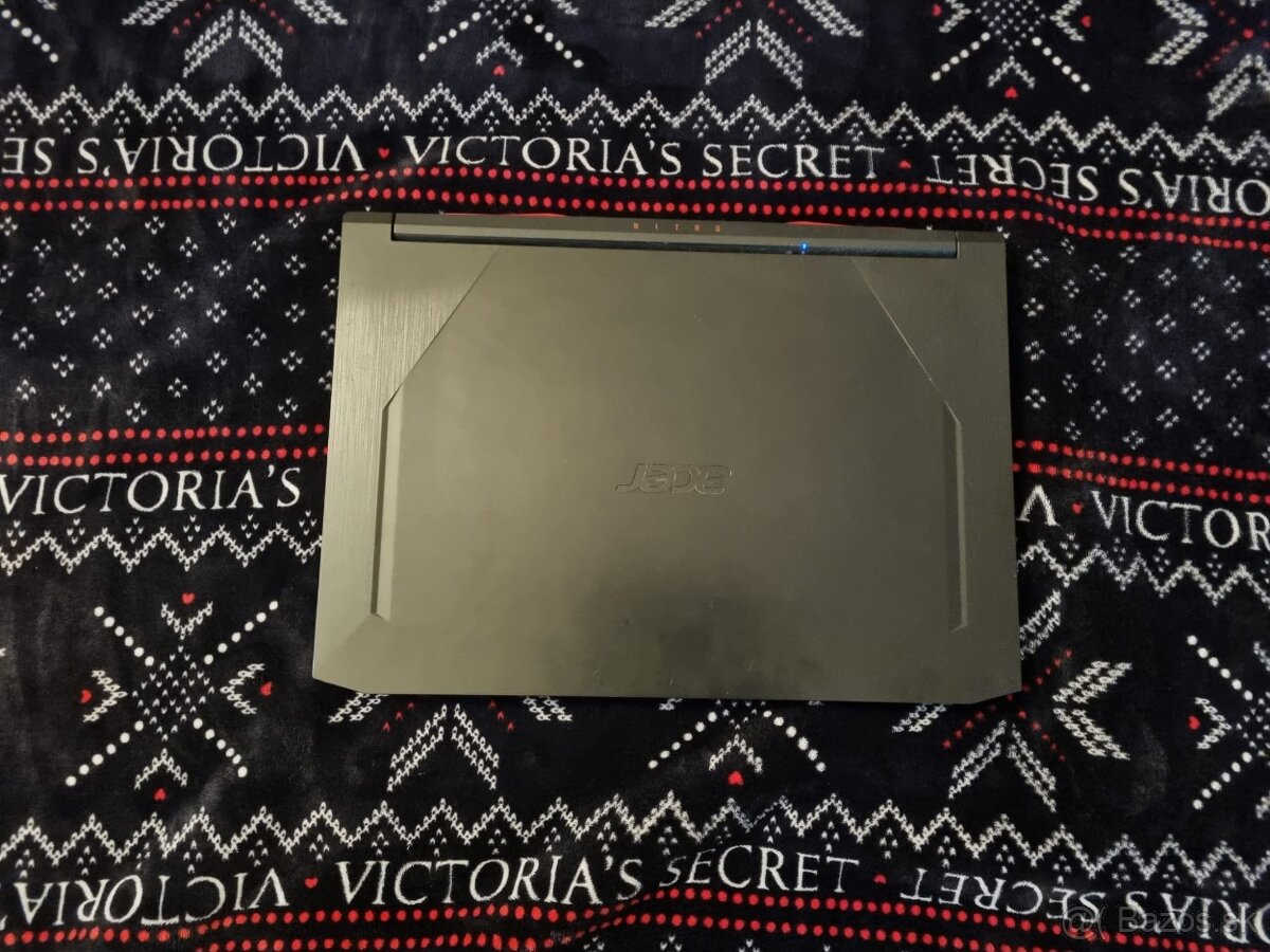 Herny laptop Acer Nitro 5 - 4