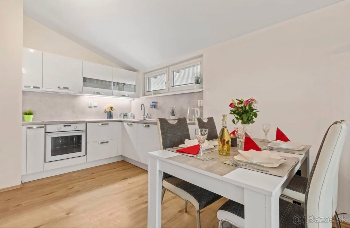 PREDAJ | 4-IZBOVÝ DOM - 4