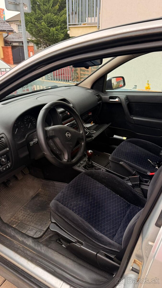 OPEL ASTRA 1.8i - 4