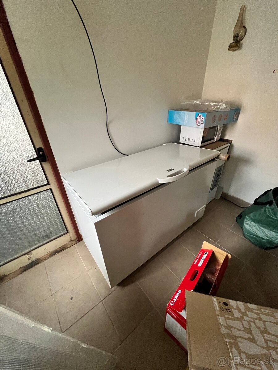Predám mraznicku Zanussi ZFC31401WA - 4