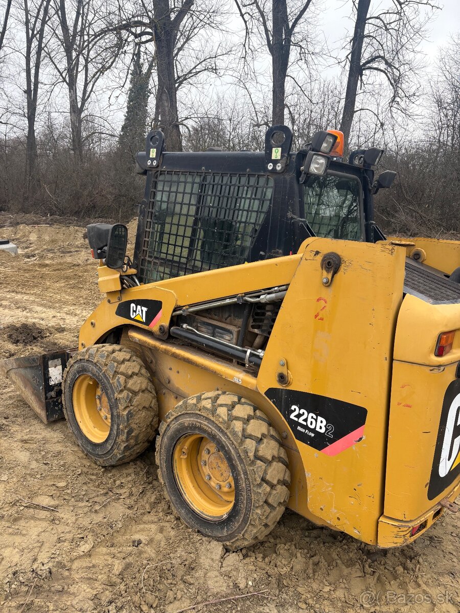 Nakladač smykovy Caterpillar 226B2 - 4