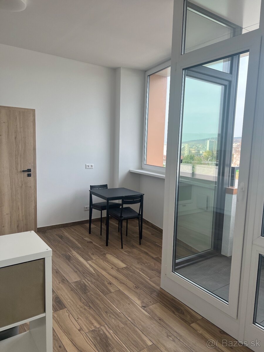 1 izbový byt - 4