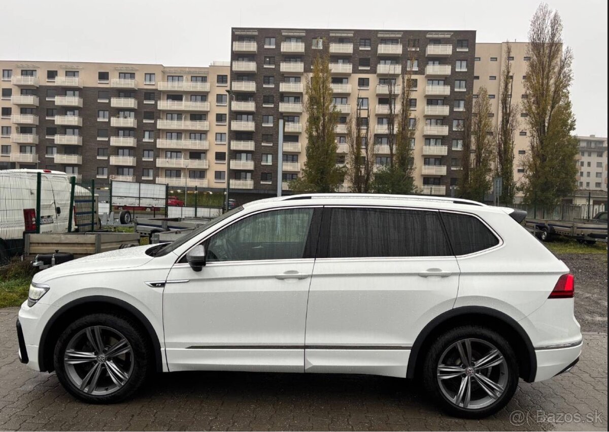Volkswagen Tiguan Allspace R-LINE - 4