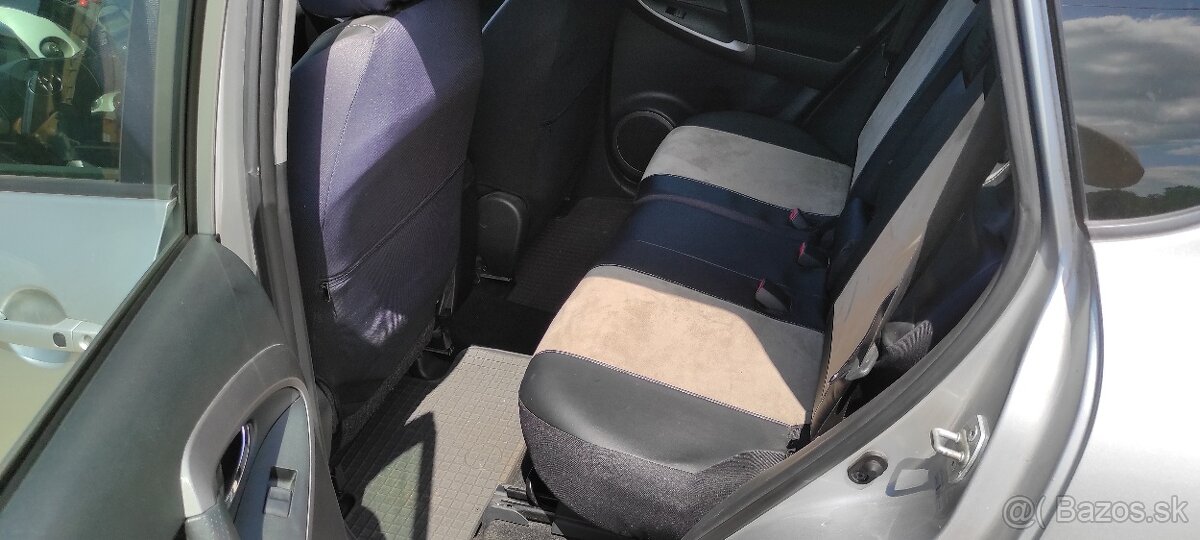 Predám Toyota RAV4. - 4