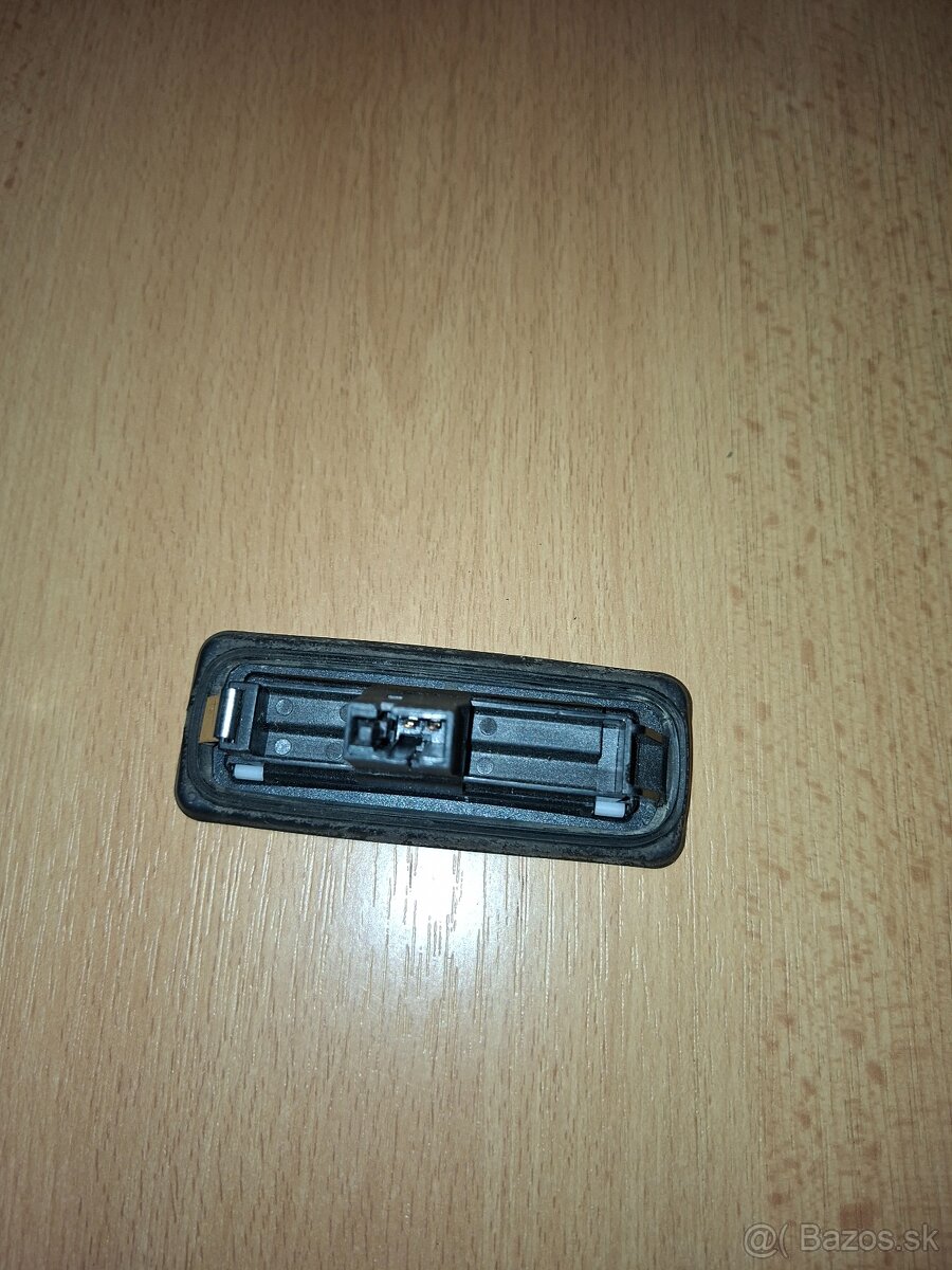 Spínač kufrových dverí - 4