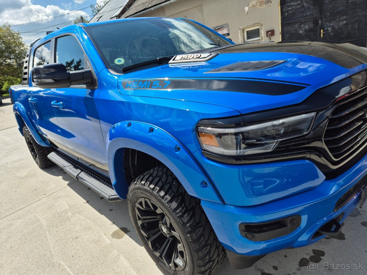 DODGE RAM 1500 5,7 HEMI BUILT TO SERVE 2023