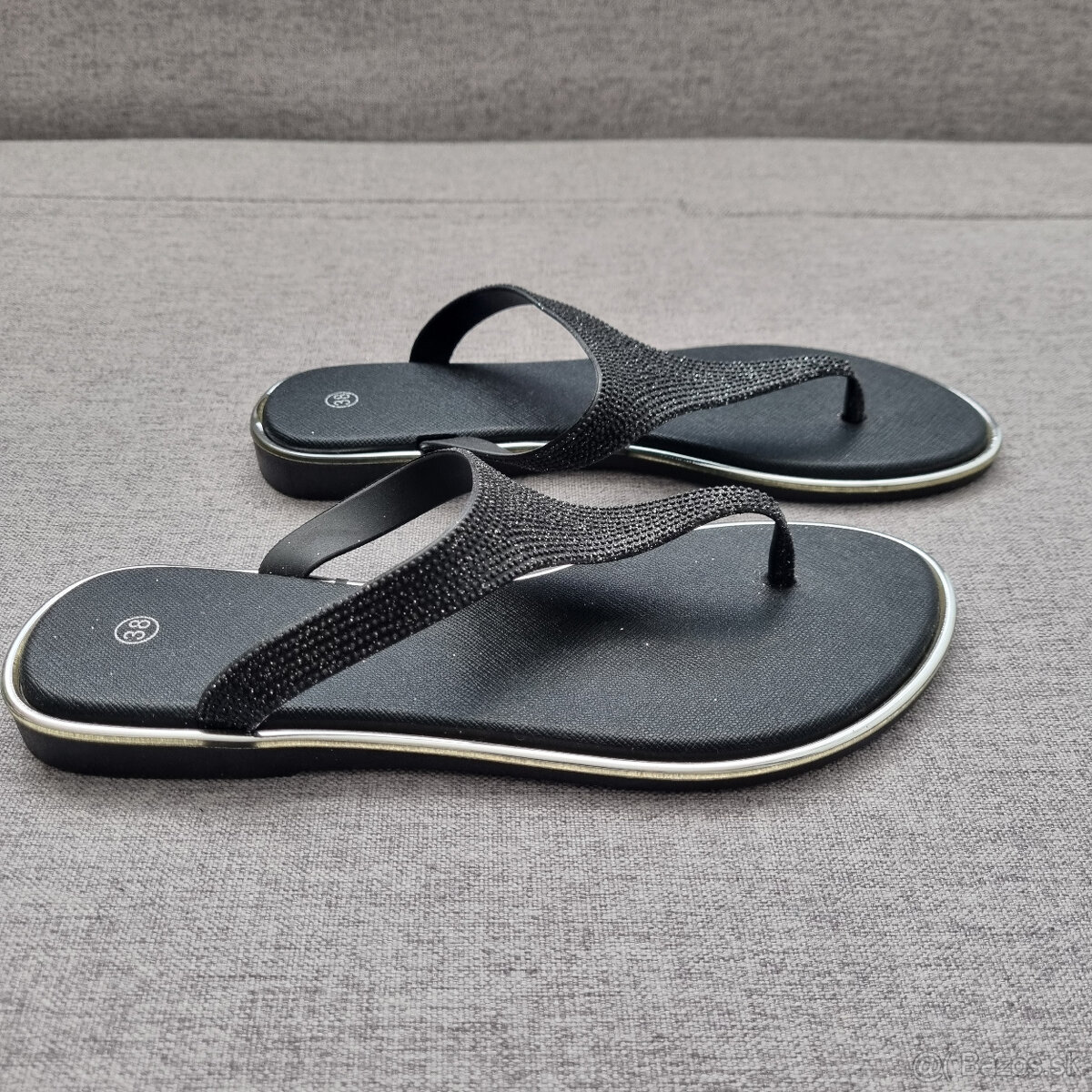 Dámske letné šľapky - zlaté a čierne - 4