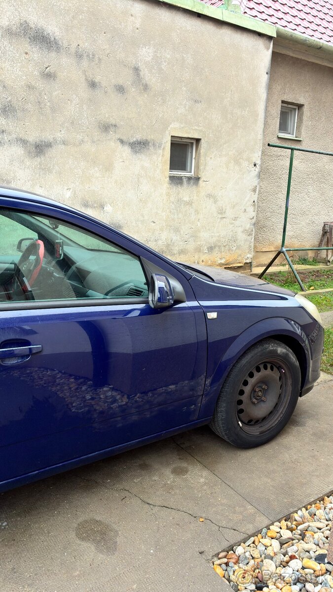Opel Astra H 1.4 benzín, MANUÁL, r. 2004 – STK 06/2026 - 4