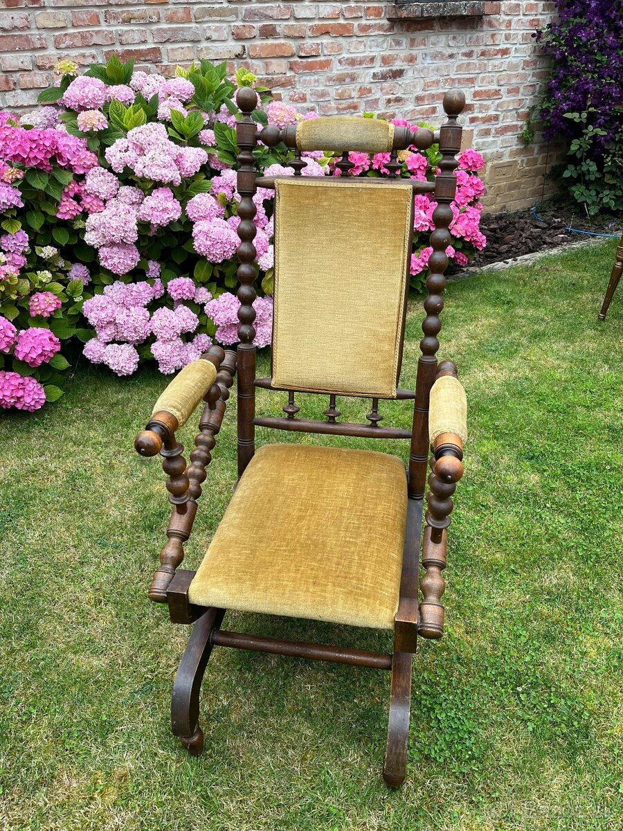 Staré hojdacie kreslo - 4