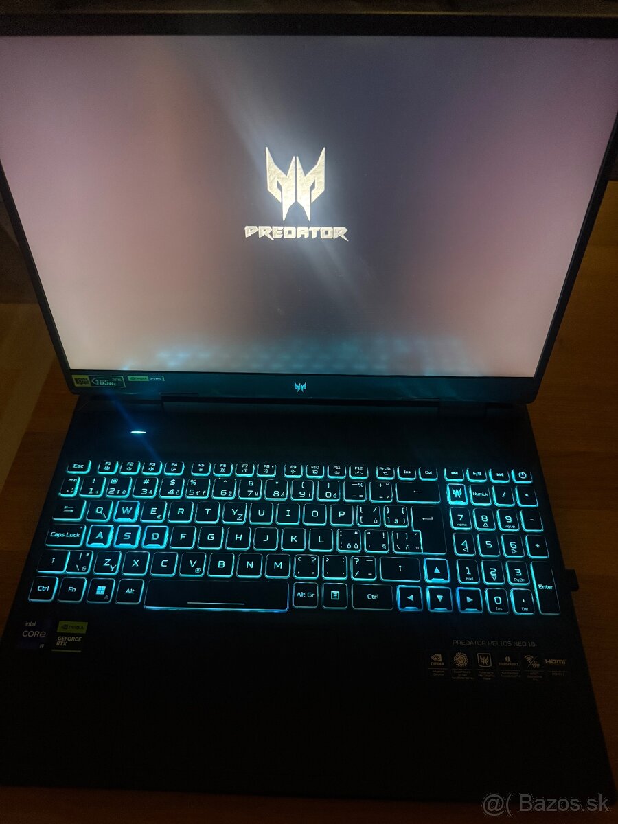 Predám herný notebook Acer Predator Helios Neo 16 Obsidian - 4