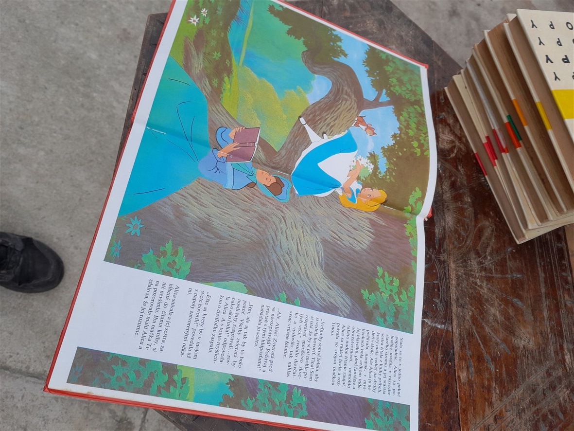 Predám knihu Walt Disney - 4