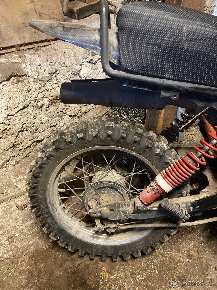 Suzuki dr500