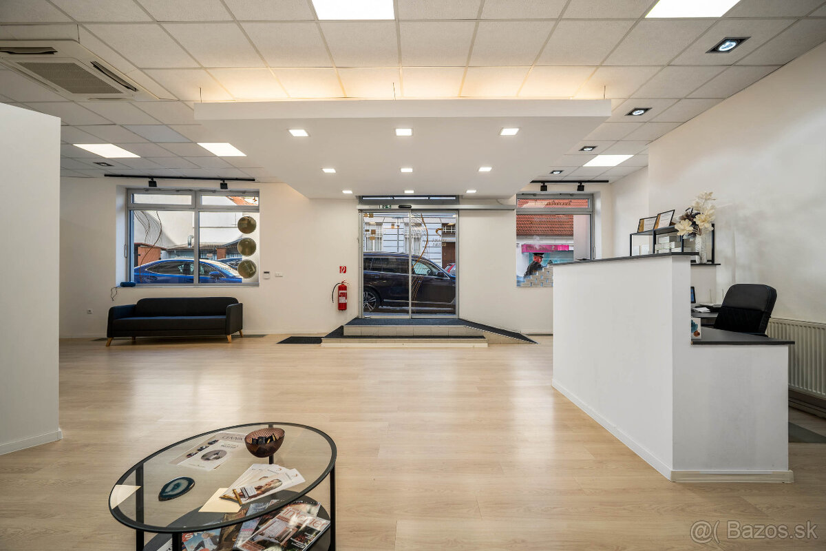 Moderný obchodný priestor v Starom Meste v Bratislave - 4