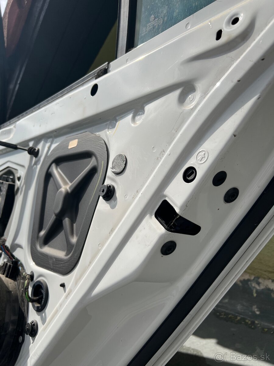 Superb 2 zadné dvere - 4