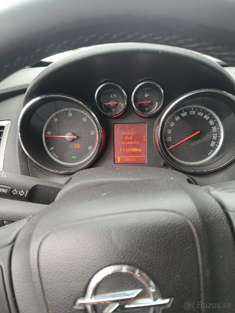 Opel Astra j 1.7 cdti 92kw - 4