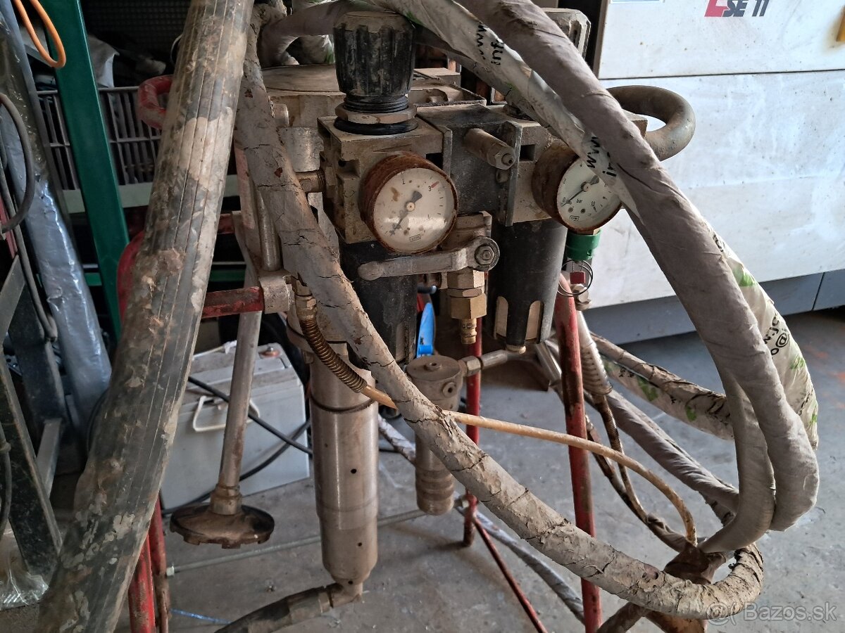 Striekacia pumpa na farbu - 4