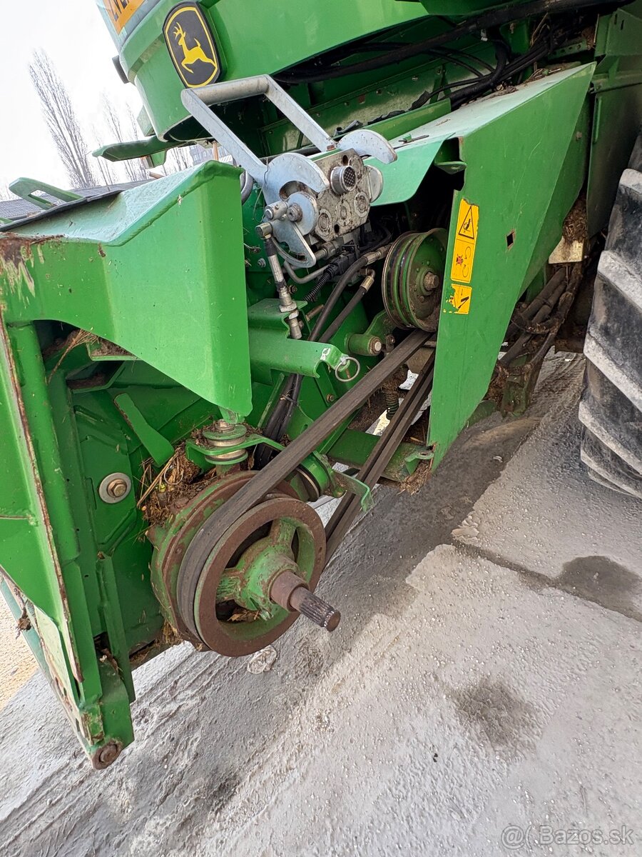 Predam kombajn John Deere W540 - 4