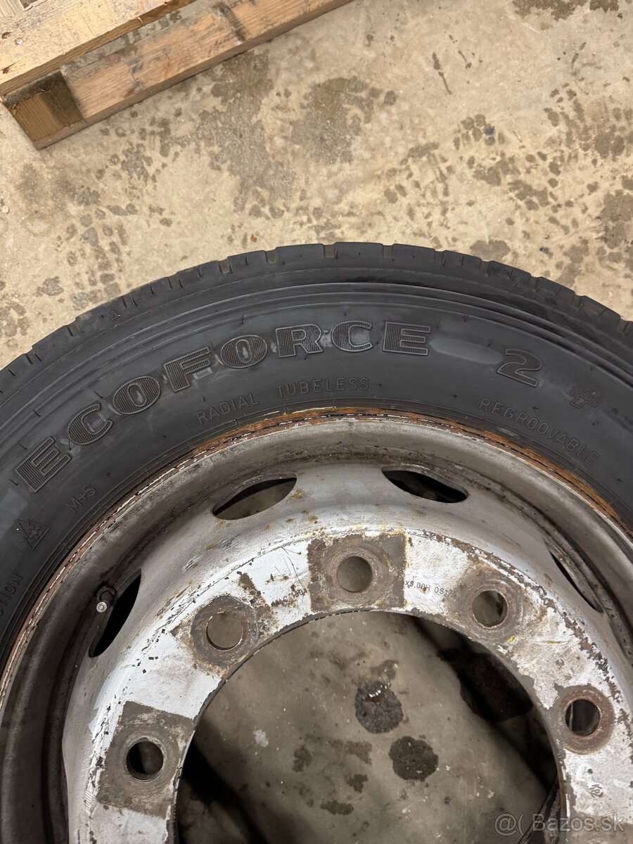 Nákladná pneumatika 295/60 r22,5 - 4