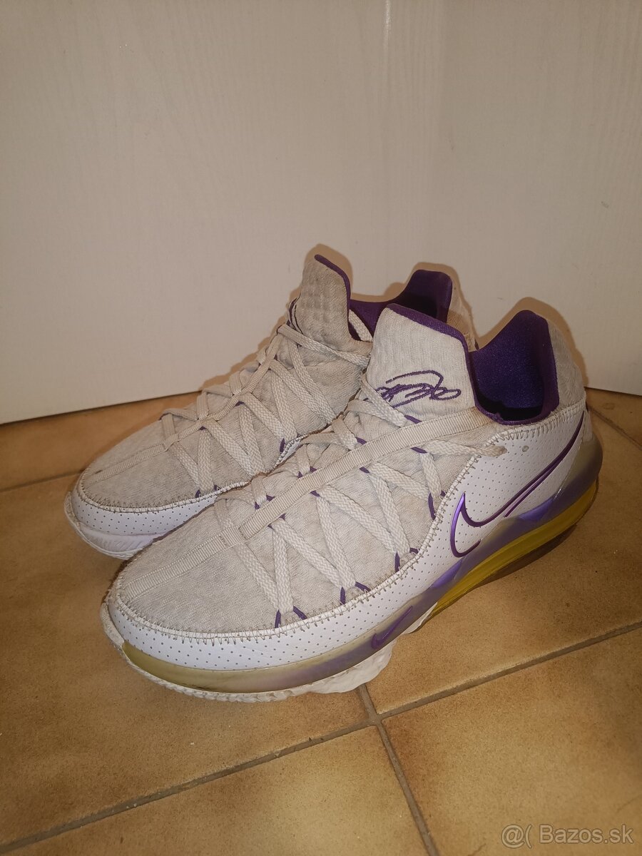 Nike LeBron 17 Low Lakers - 4