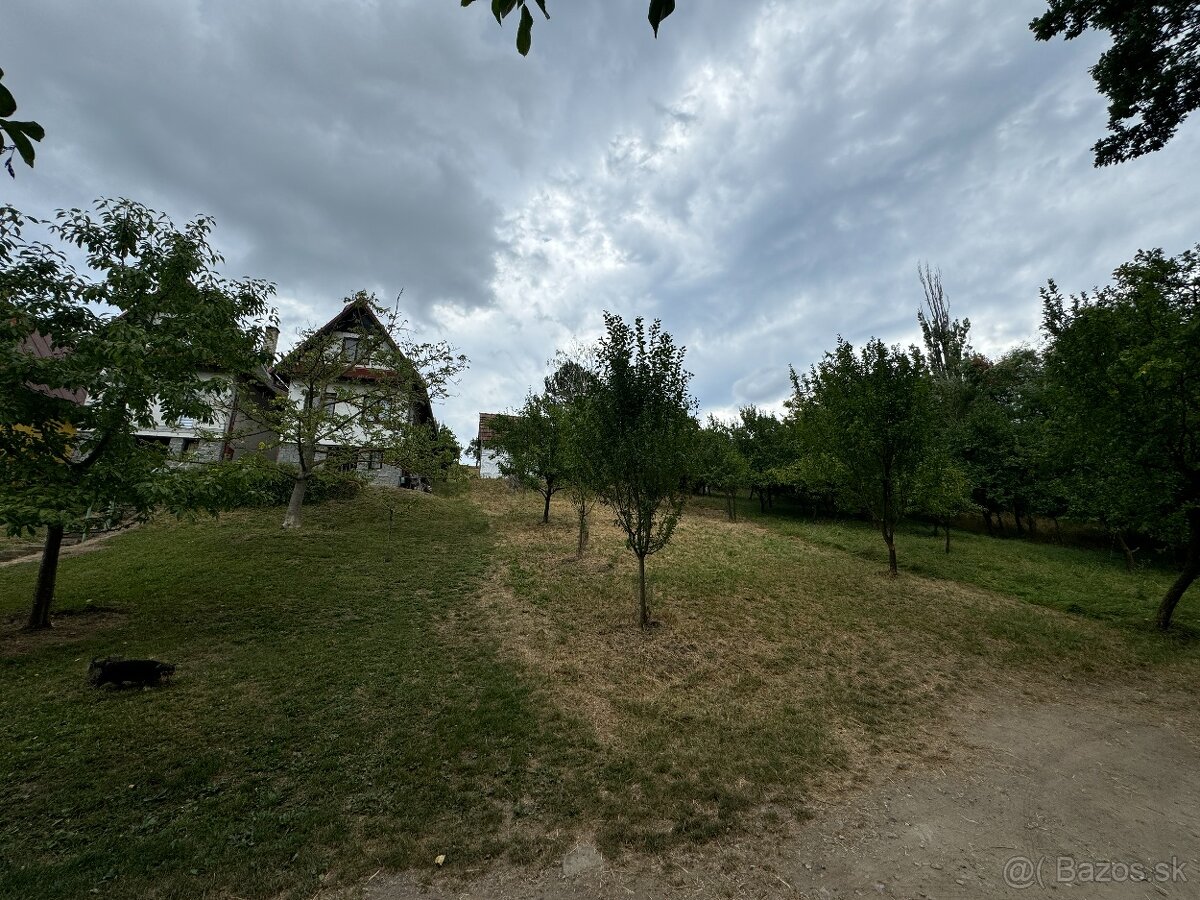 zľava na pozemok s plechovým záhradným domčekom Staré Hory - 4