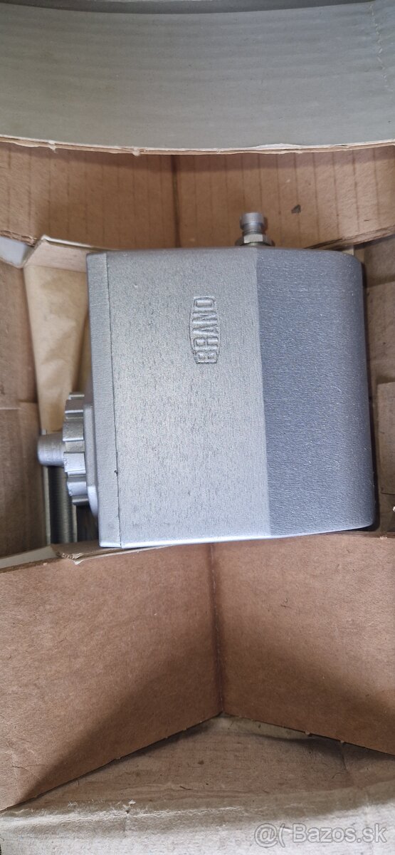 hydraulický zatvárač brano Czechelovakia K 202 - 4