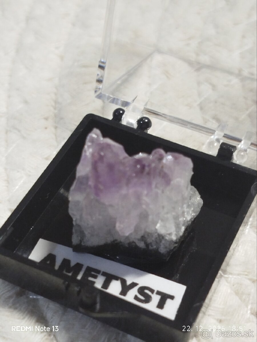 Minerály - 4 druhy - 4