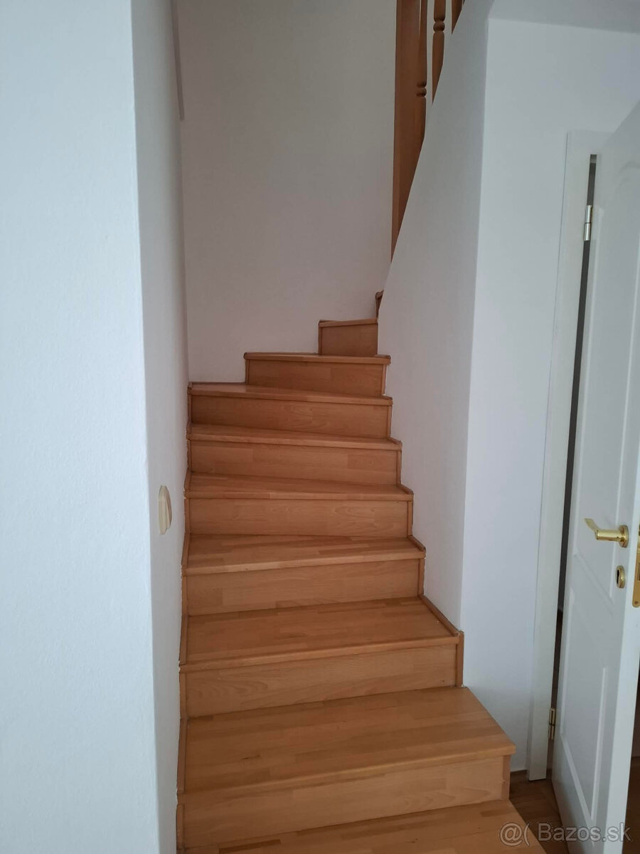 Prenájom 4 izbový byt Zlaté Moravce - 4