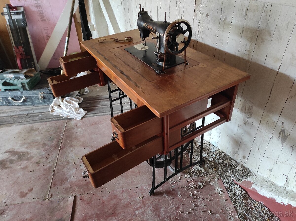 Šijací stroj Lada - 4