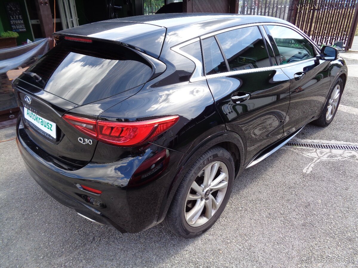 Infiniti Q30 1.5 - 4