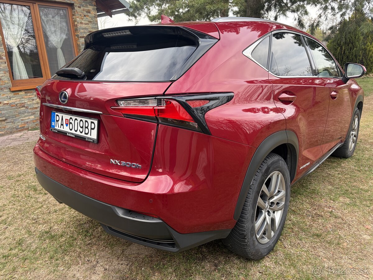 Lexus NX 300H AWD - 4