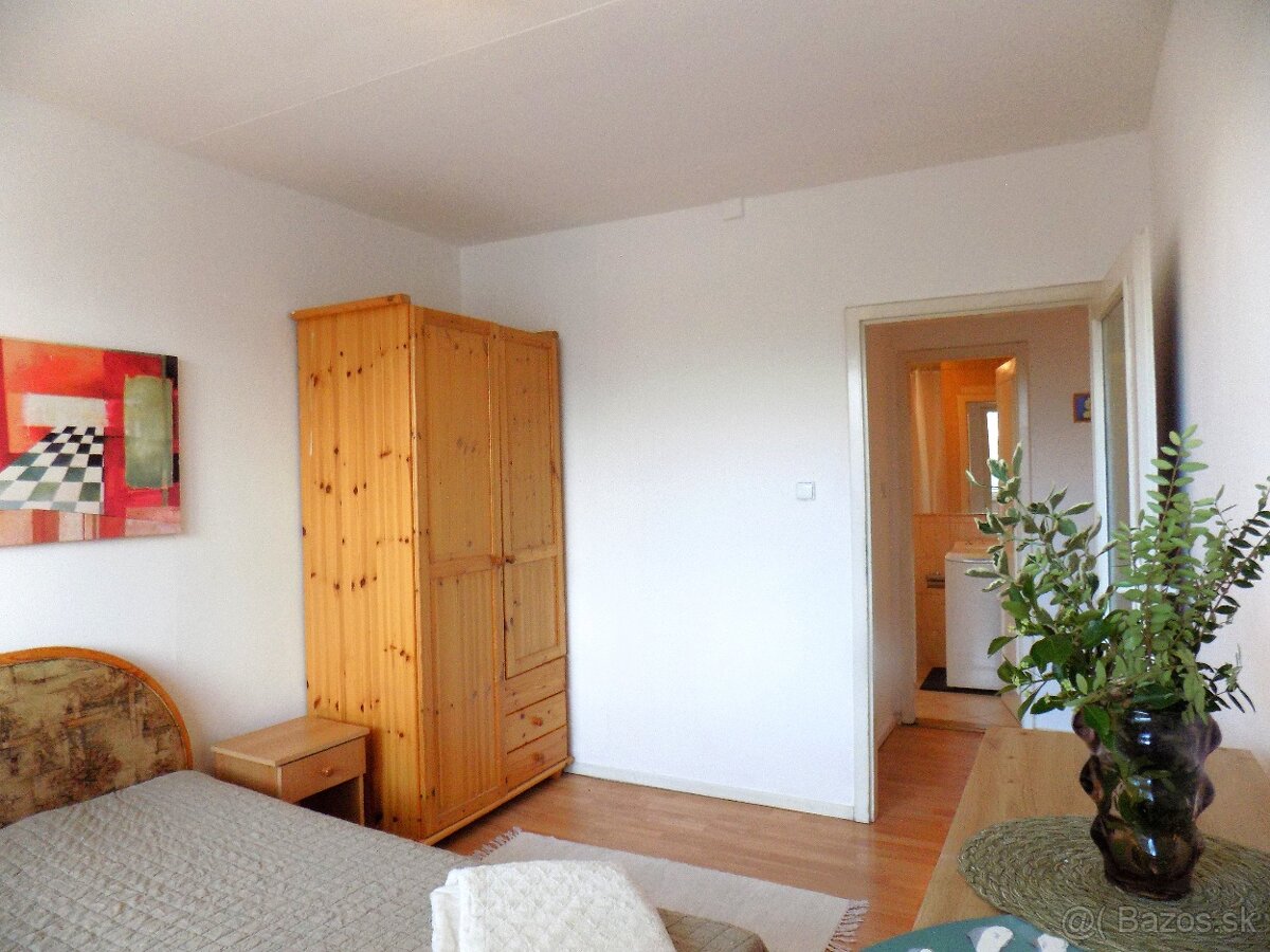 Pekný 3-izbový byt so 6m logiou, Fibichova ul., pri Auparku - 4