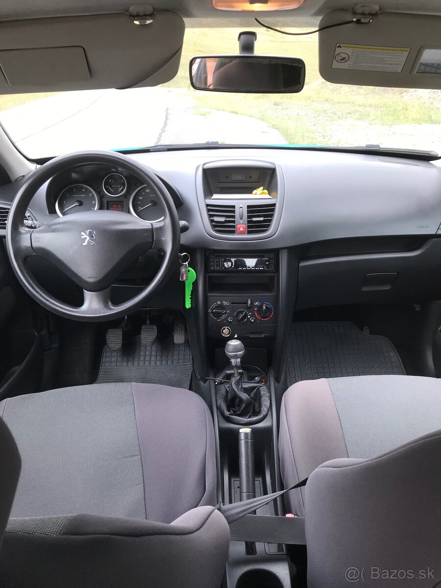 Peugeot 2007 - 4