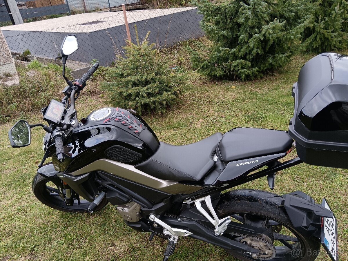 CF moto 300 NK - 4