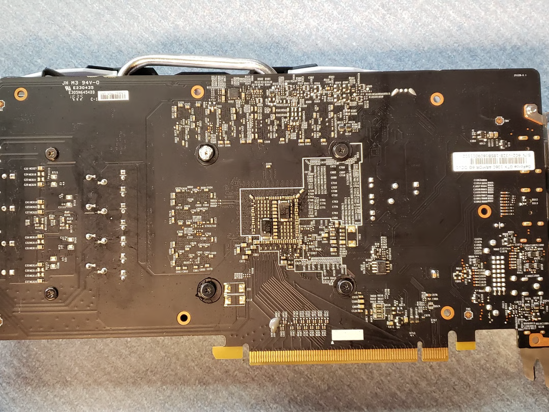 MSI GTX 1060 ARMOR 6G OCV1 - 4