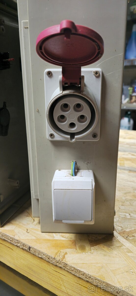 Stavebny rozvadzac s elektromerom - 4