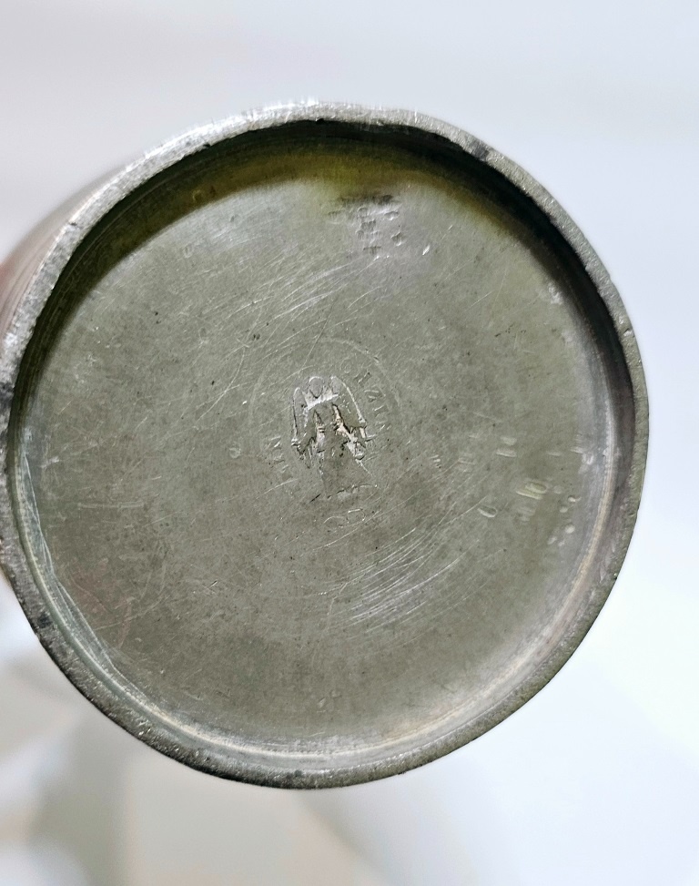 starožitný cínový krígeľ so skleneným poklopom - 4