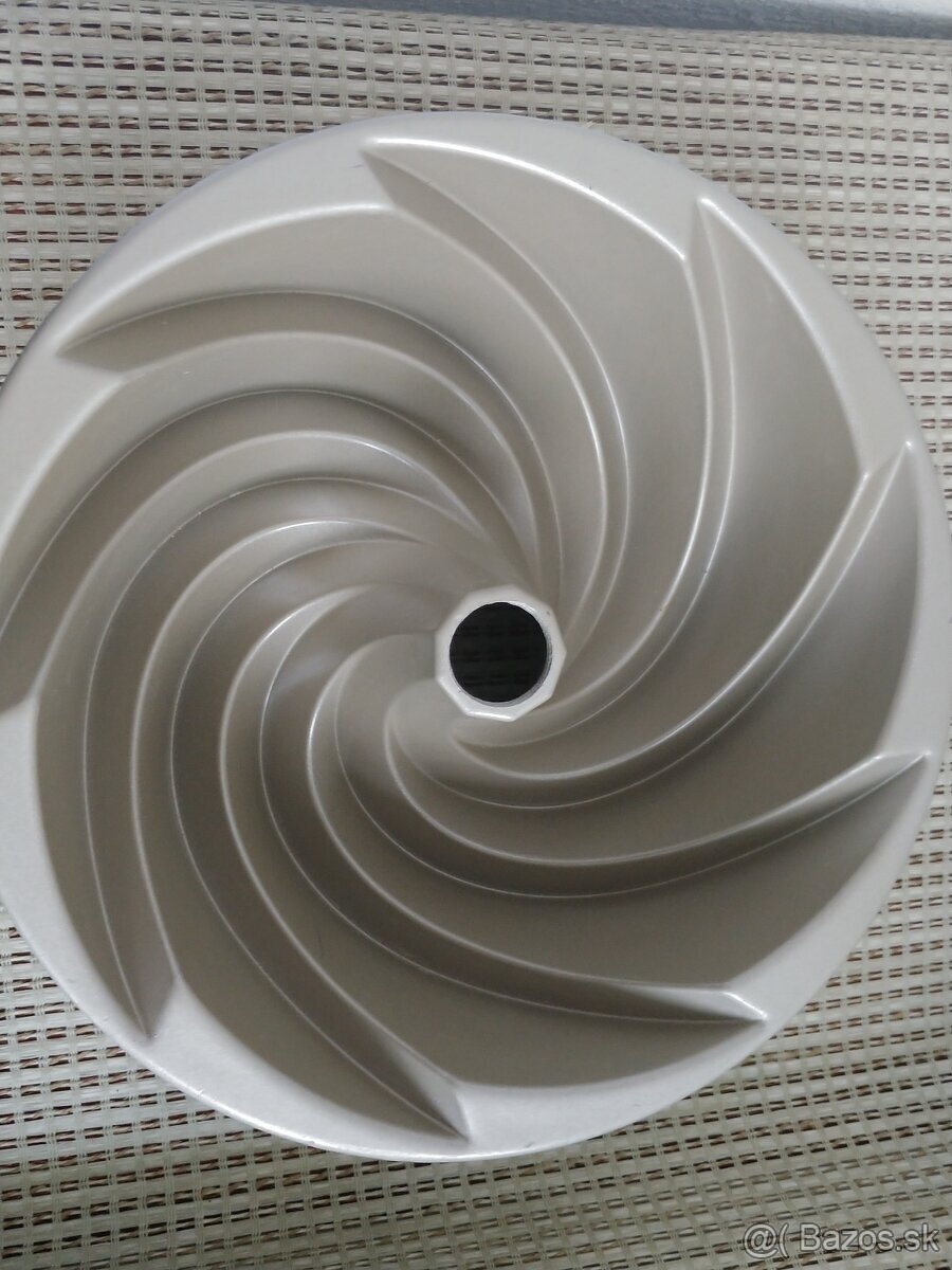 Forma na babovku RONDO, zn. Nordic Ware, Platinum Collection - 4