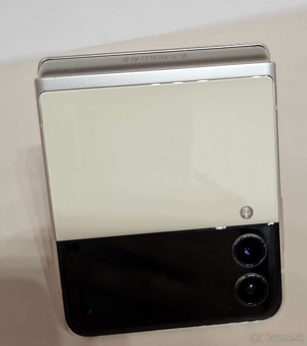 Predam Samsung Z Flip 3 - 4