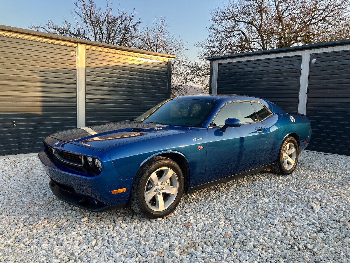 2009 DODGE CHALLENGER RT 5.7L HEMI - MANUAL - 4