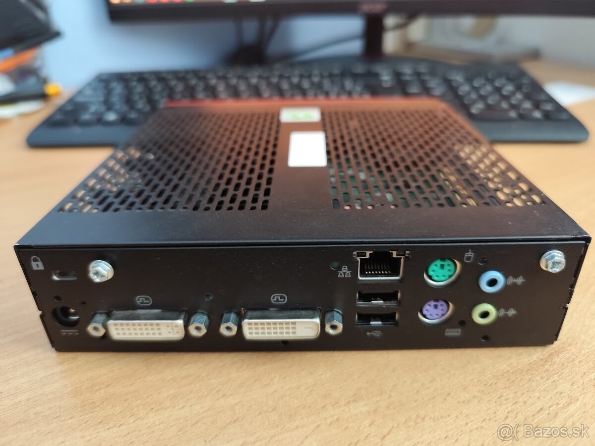 mini PC Fujitsu Futro S520 – 0 dB, len 5–6 W v kľude - 4