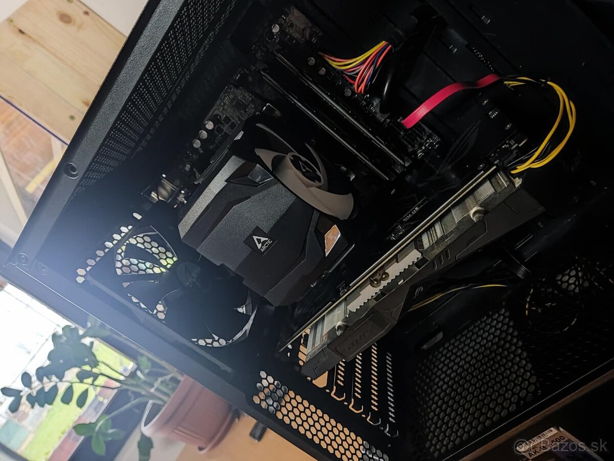 Spoľahlivý herno-pracovný PC - 4