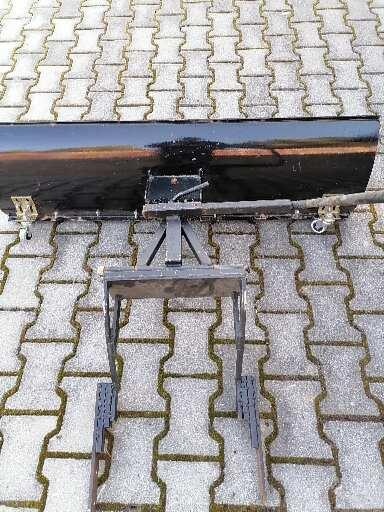 Snežný pluh (radlica) na záhradný traktor - 4