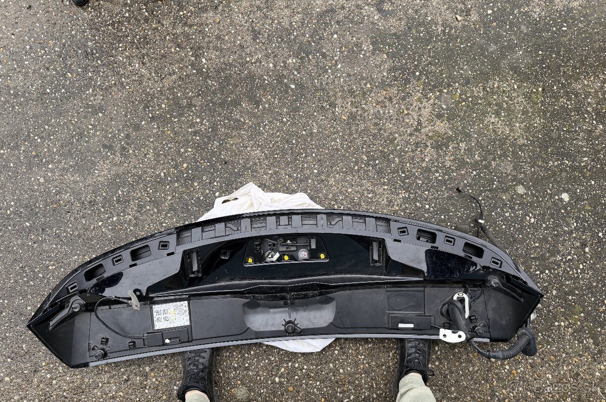 RANGE ROVER EVOQUE SPOILER ZADNÝCH 5. DVERÍ - 4