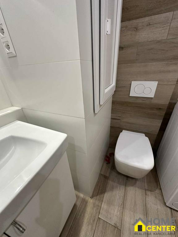 PREDAJ : 3 IZBOVÝ BYT S LOGGIOU, ul. VODNÁ, KOMÁRNO - 4