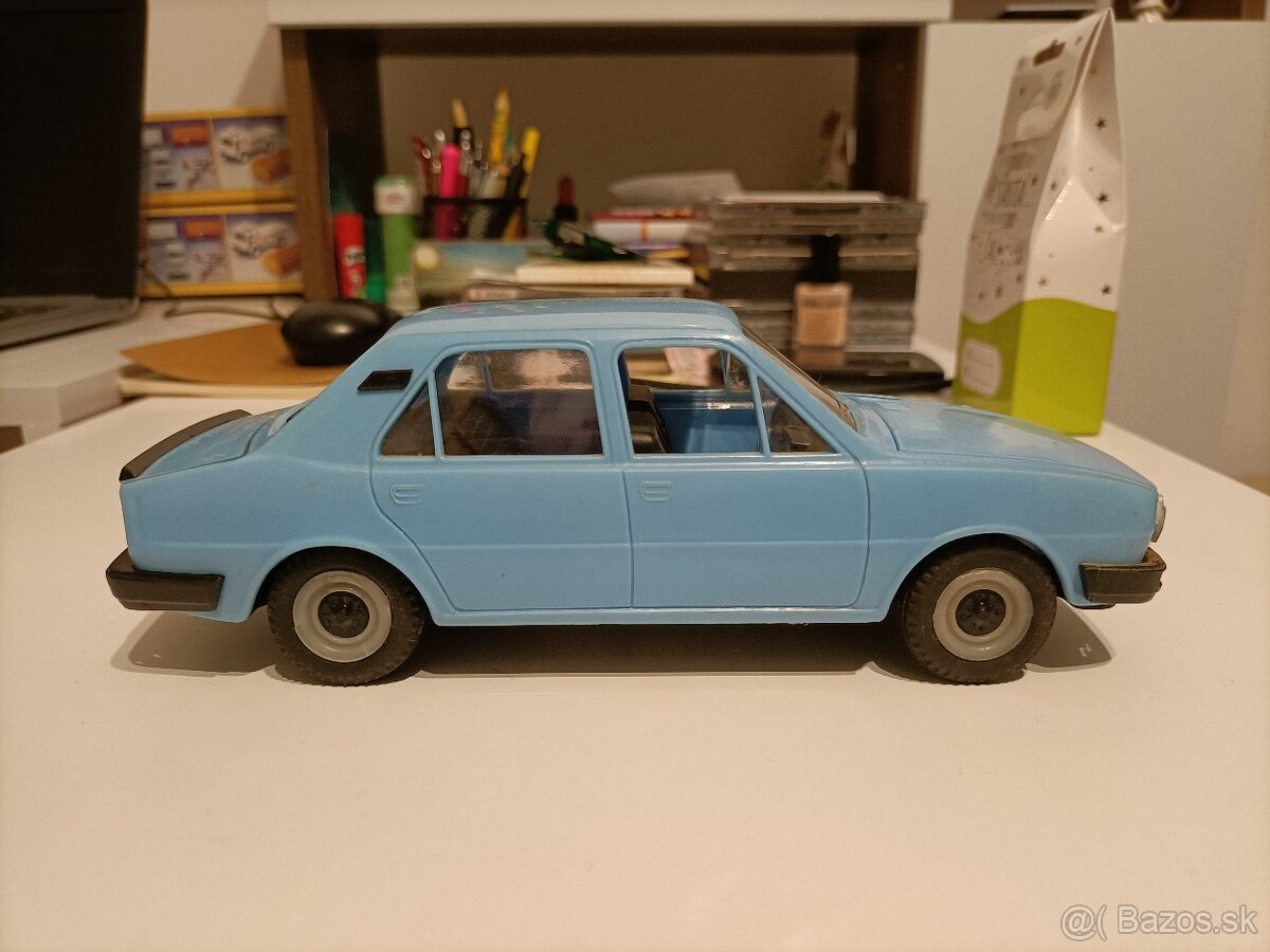 Skoda 120 kdn stare hracky - 4
