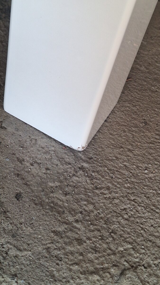 Nový jedálenský stôl - menšie poškodenie - 4