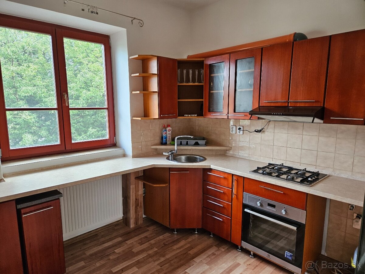 3 izbový byt v centre Michaloviec - 4