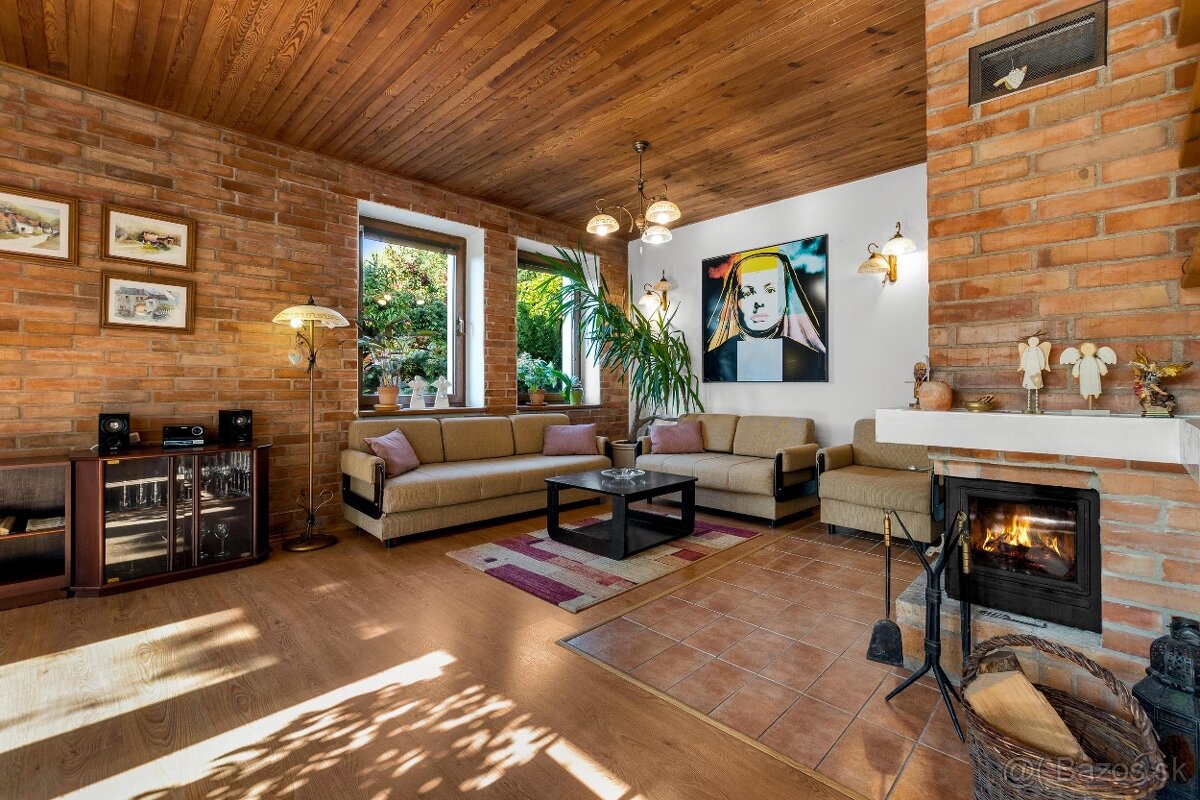 Na predaj rodinný dom Láb, veľký pozemok, tichá ulica - 4