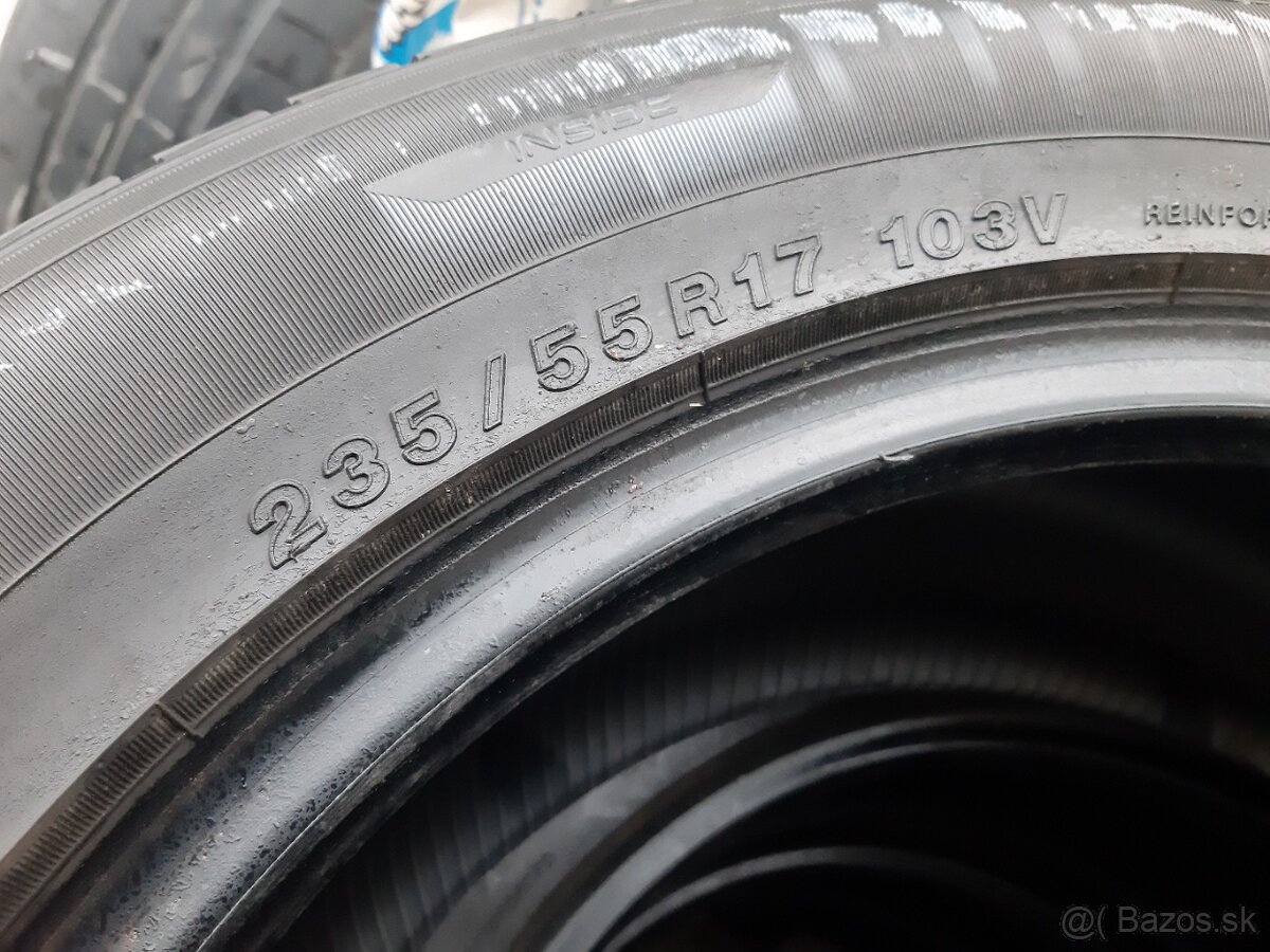 235/55R17 - 4