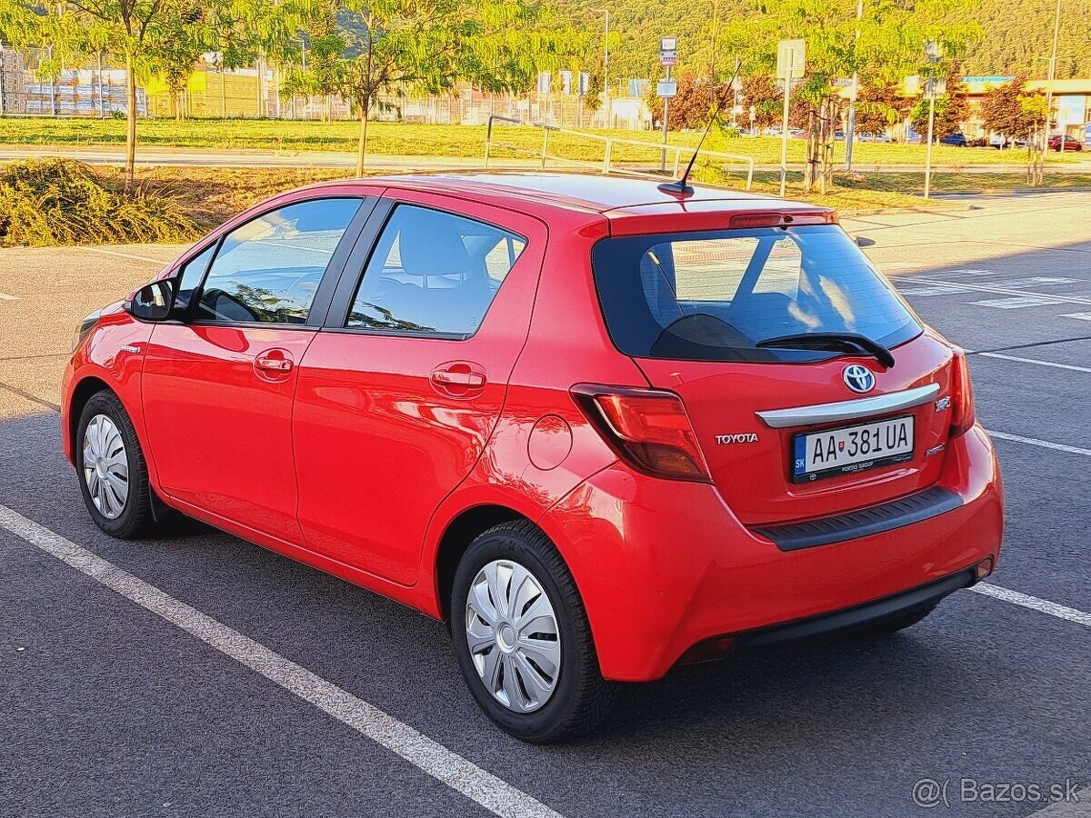 Toyota Yaris Hybrid 2015 Facelift 4-valec - 4